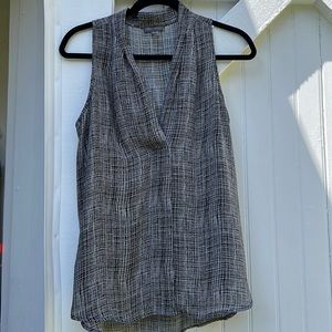 Vince Camuto sleeveless v neck blouse. Womens medium